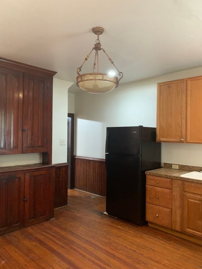 Photo - 4 bedroom, 1 bath, 3 story half double house