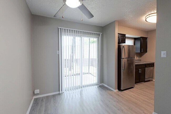 Photo - 531 Bedford Rd Unidad 112