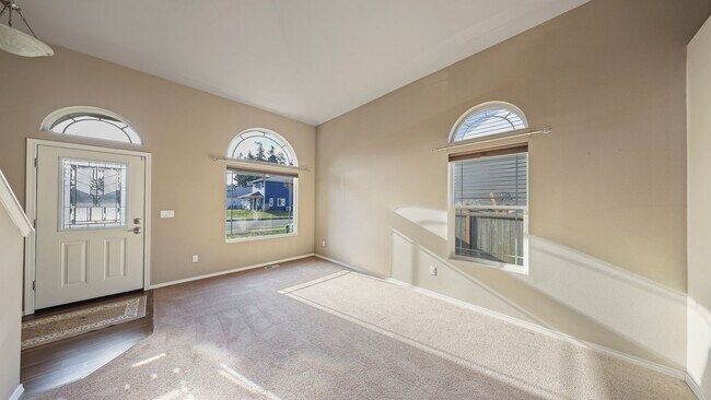 Photo - 4 Bed 2.5 Bath - Small Pet Friendly - Large Backyard - NAS Whidbey