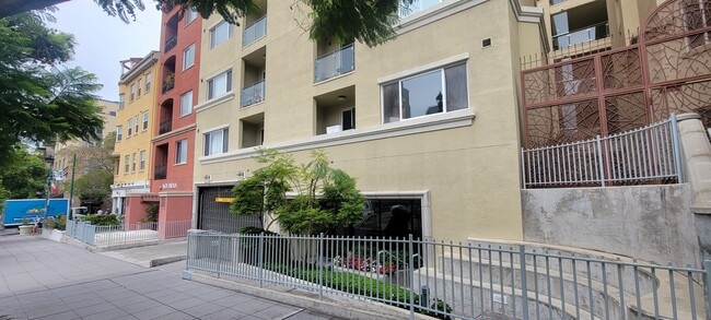 Building Photo - 1601 India St Unit 302