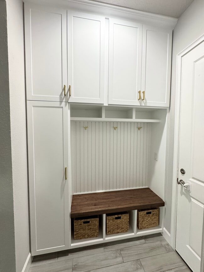 Photo - 211 Heatherwood Ct