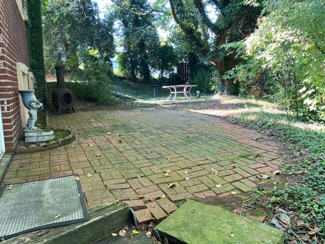 Photo - 150 N 7th St