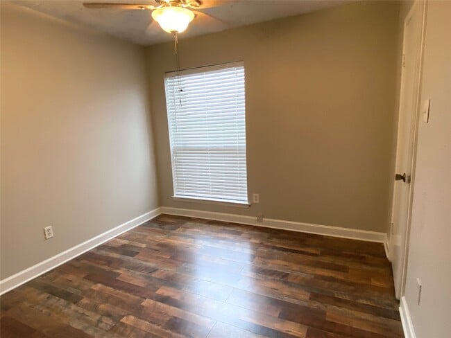 Photo - 302 El Toro Ln