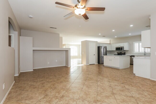 Photo - 1913 S 83rd Dr