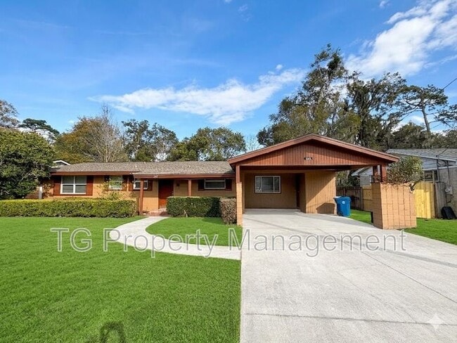 Photo - 1355 Lamanto Ave E