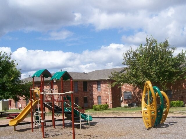 Quail Park Village - Quail Park Village Apartments
