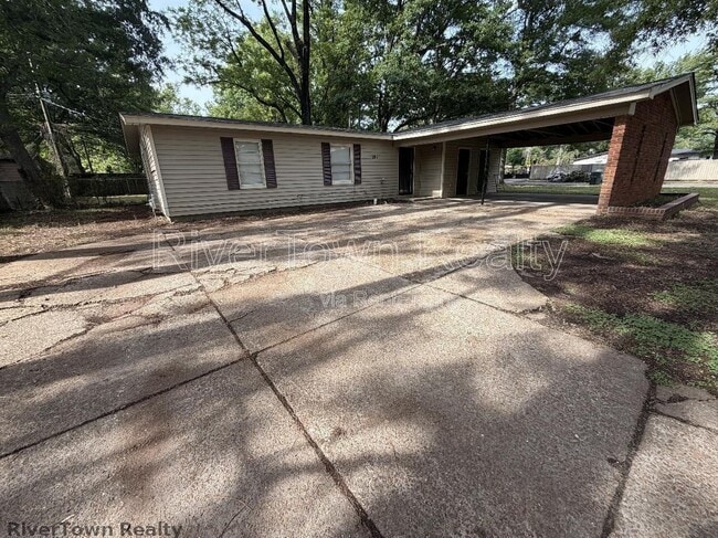 Photo - 4825 Bridgedale Ave