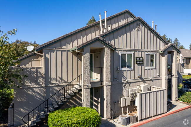 Photo - Lakeview Condominiums