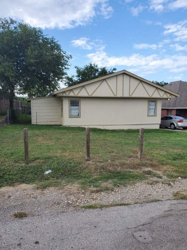 Building Photo - 8133 Tanner Ave Rental