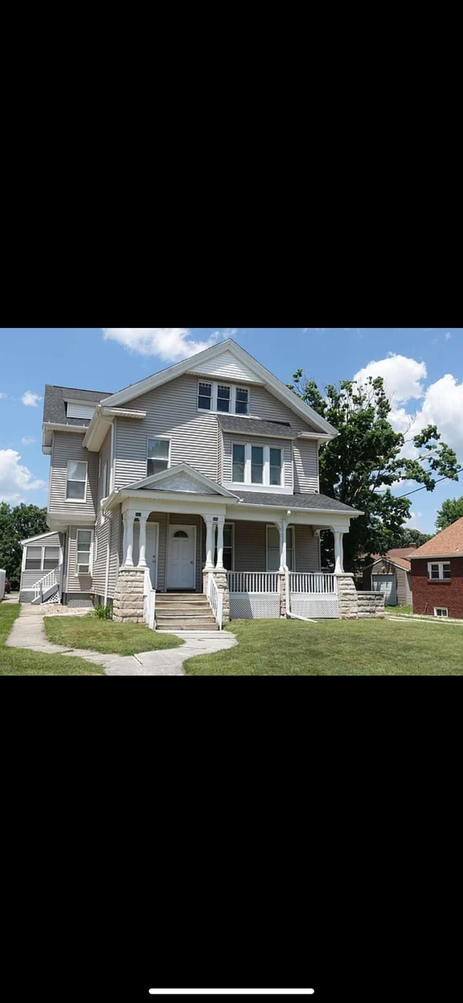 Photo - 589 E Losey St