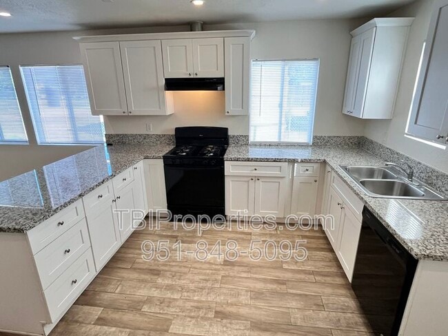Photo - 7773 Philbin Ave Unidad 7773