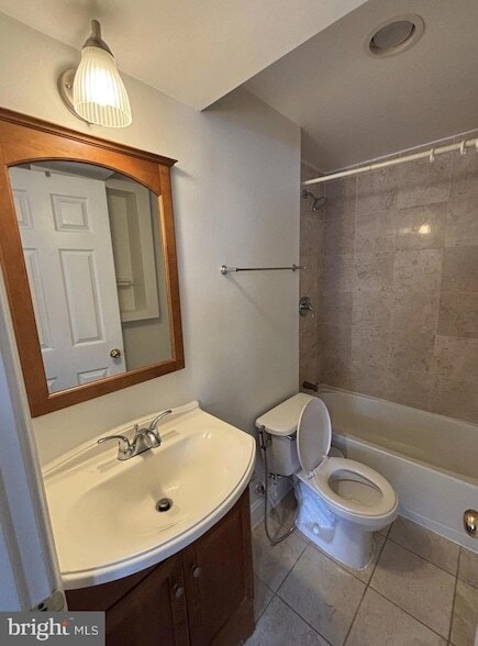 Photo - 1125 12th St NW Unidad 54