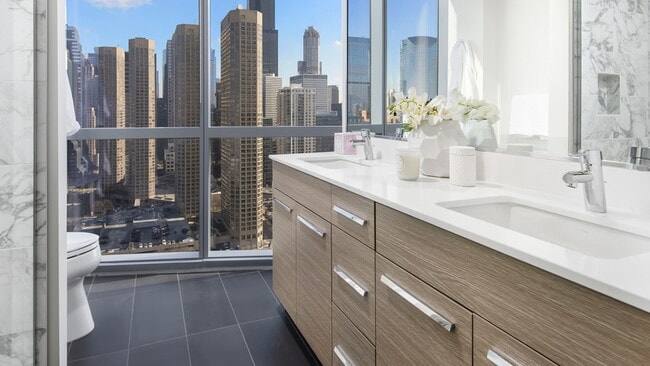 Photo - 25 S Halsted St