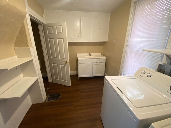 Photo - 3 Bedroom House On Stadium!
