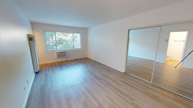 1001 N Gardner