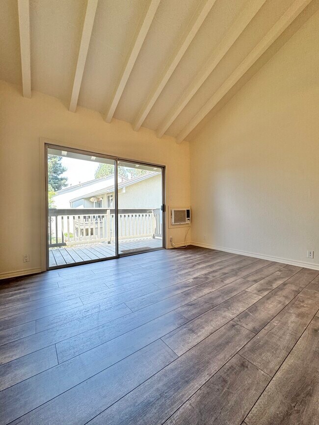 Photo - 2562 Walnut Blvd Unit #82