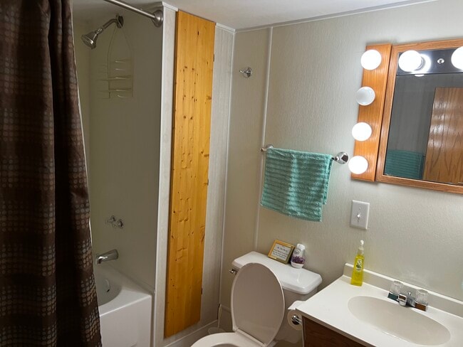 Photo - 13901 120th Ave Unit Furnished 1 bedroom basement apt.