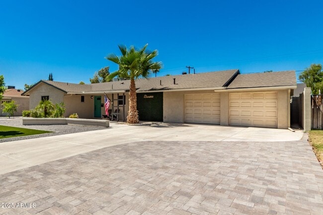 Photo - 4030 E Catalina Dr