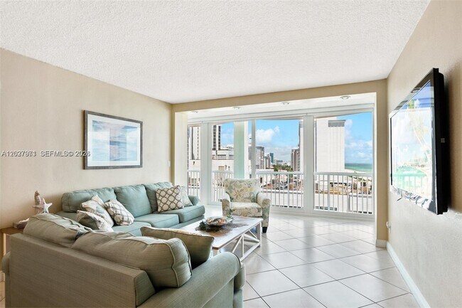 Photo - 5401 Collins Ave Unit 807