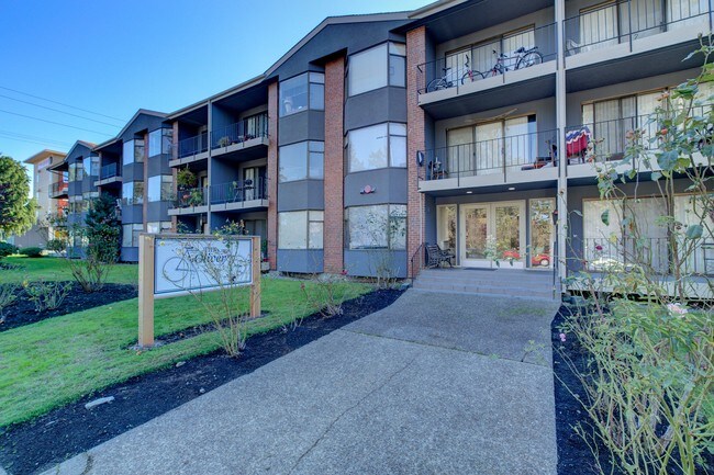 Oliver Apartments