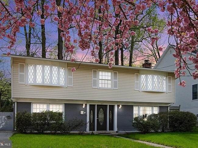 Photo - 512 Carr Ave