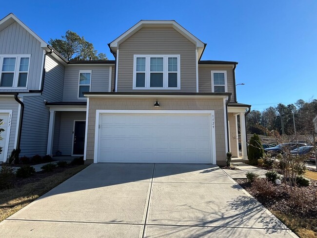 Newly Built 3BD, 2.5BA End Unit Durham Tow... - Newly Built 3BD, 2.5BA End Unit Durham Tow... Casa Adosada