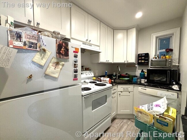Building Photo - 1139 Broadway Rental