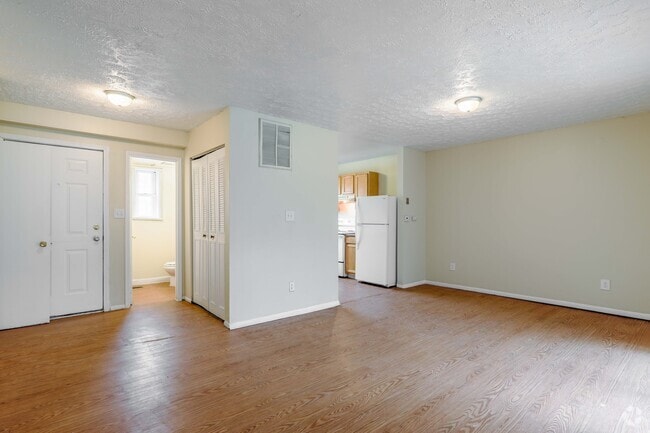 3 Bed/ 1.5 Bath Townhome - Robin Springs Apartments