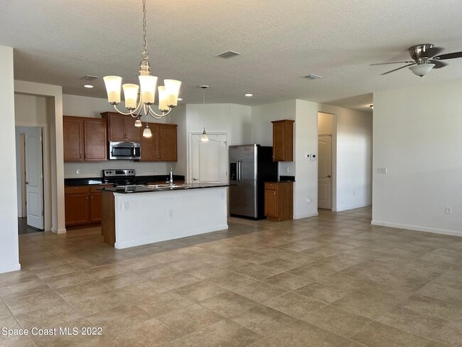 Photo - 728 Remington Green Dr SE
