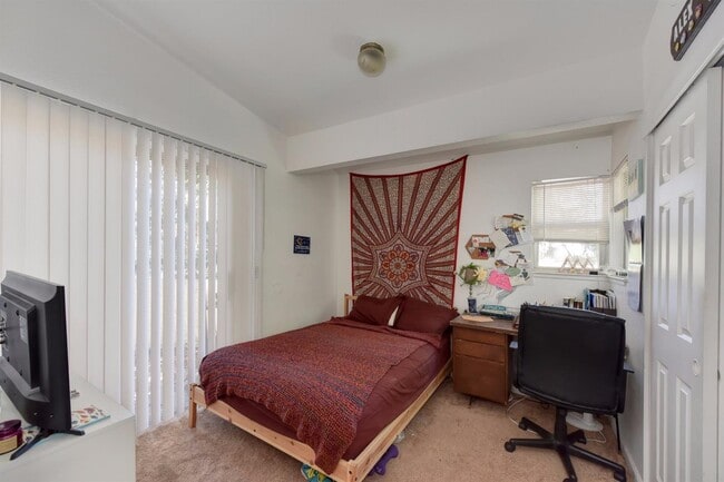 Photo - Fabulous West Davis location.

**No texts or phone calls. Email inquiries only*** Unit 4