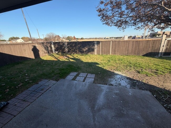 Photo - 2320 Montclair Cir
