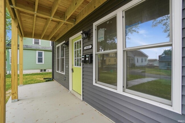 Photo - 1626 Howell St