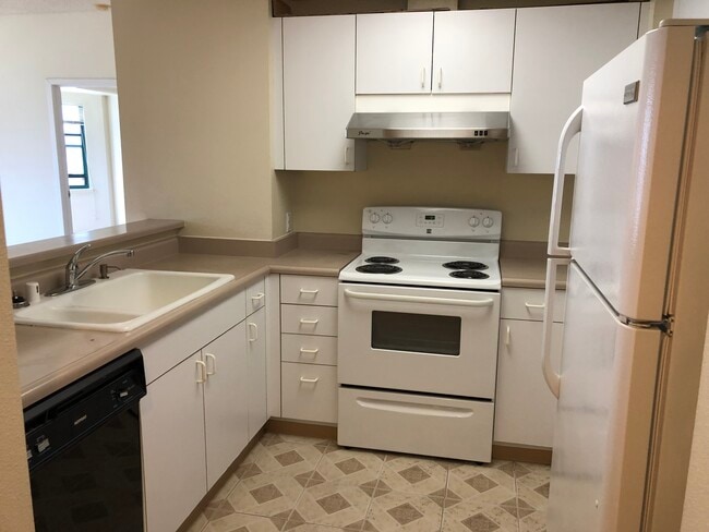 Photo - 988 Franklin St