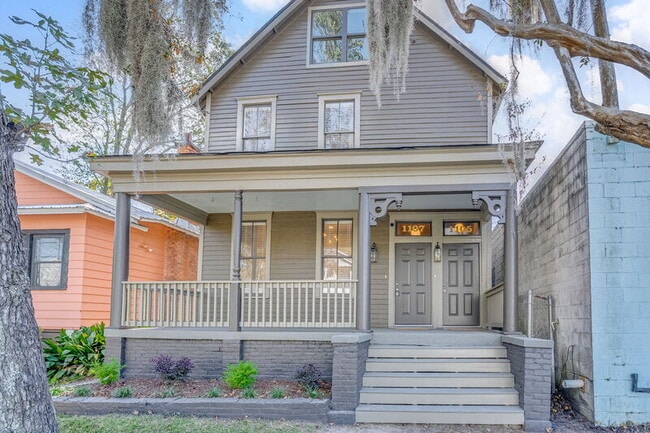 Building Photo - 1107 E 32nd St