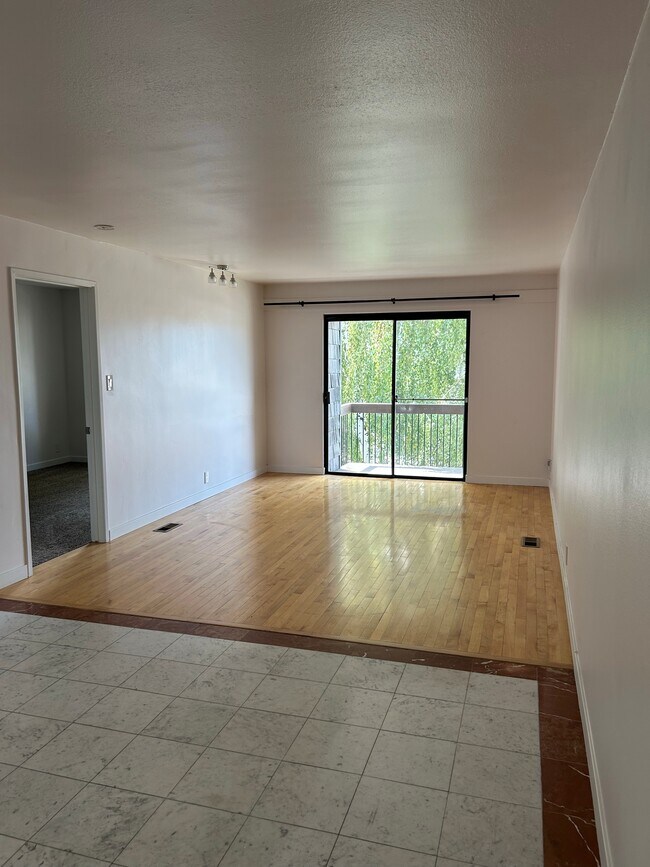Building Photo - 425 S 900 E Unit 15