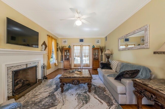 Photo - 228 Amelia St