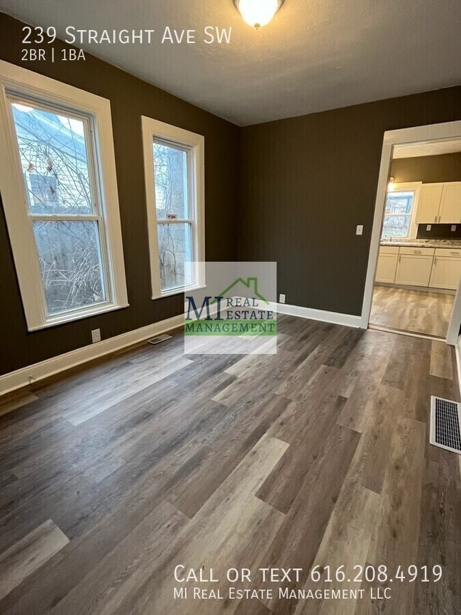 Photo - 239 Straight Ave SW