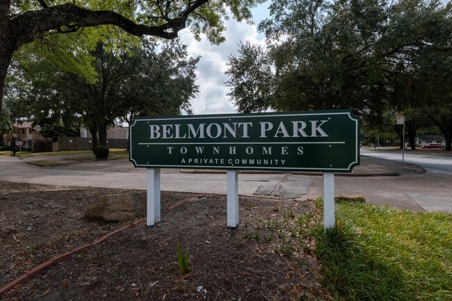 Building Photo - 8486 Ariel St