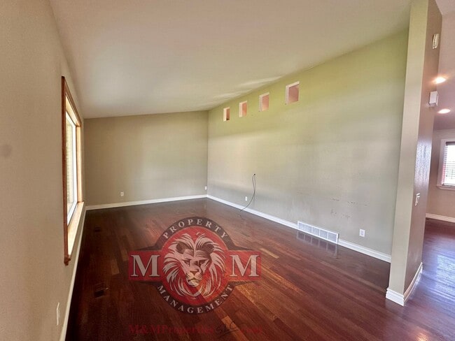 Photo - 12128 Woodridge Rd