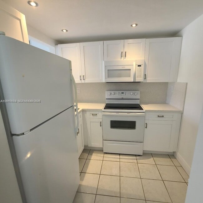 2500 SW 6th St Unit 303