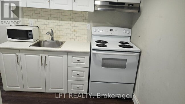 Photo - 3492 Fountain Park Ave