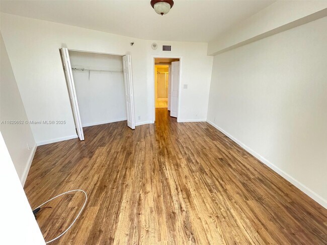 Photo - 3530 Mystic Pointe Dr Unit 3104