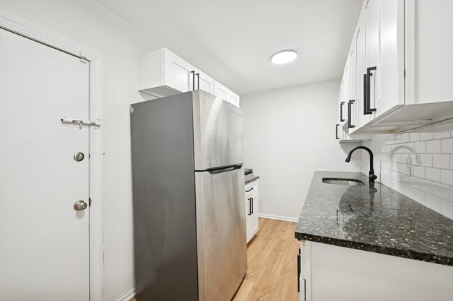 Photo - 806 N Brooklyn St