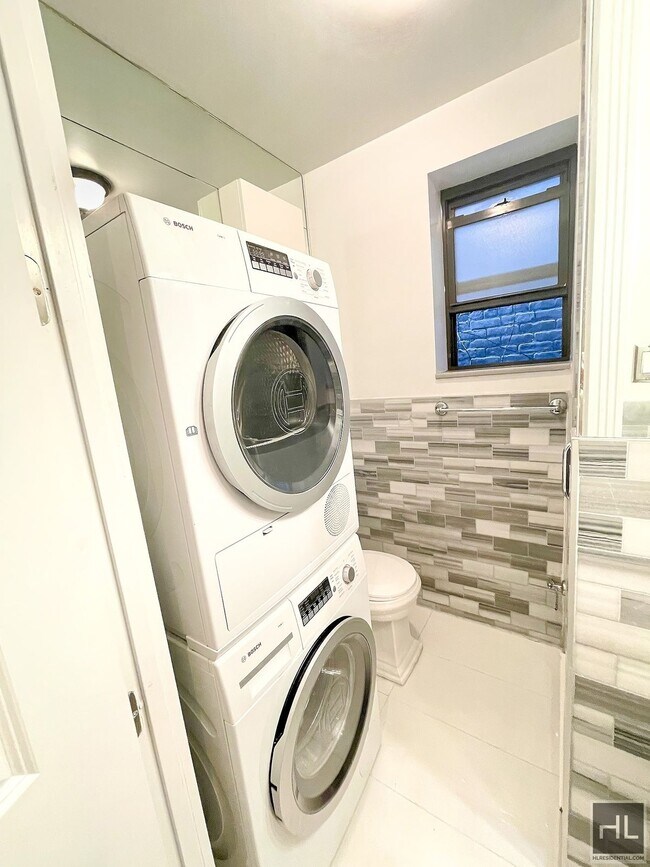 Photo - Mott Street Unit 017