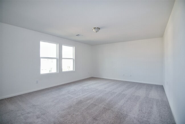 Photo - 1052 Water Oak Ln