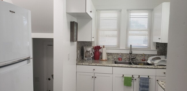 Photo - Charming, Comfortable And Convenient 2 Sto...