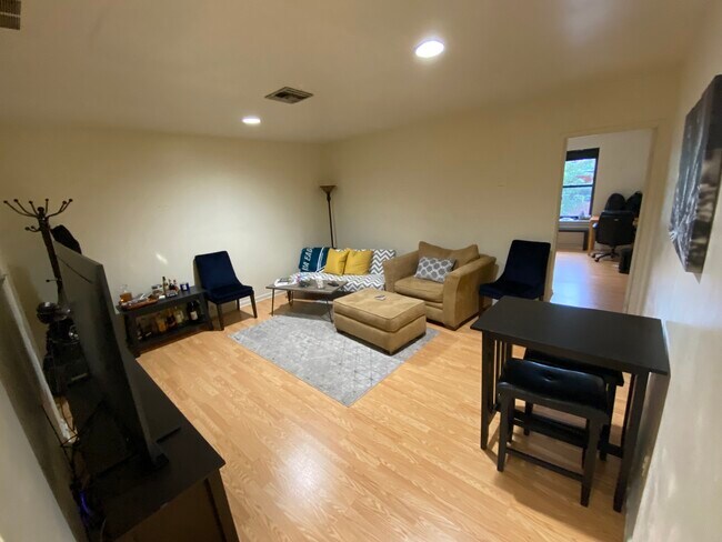 Photo - 744 South St Unit 3