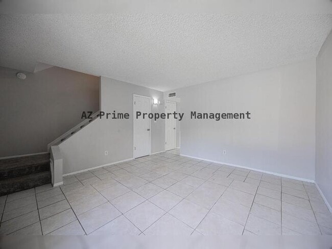 Photo - 15 E Carter Dr