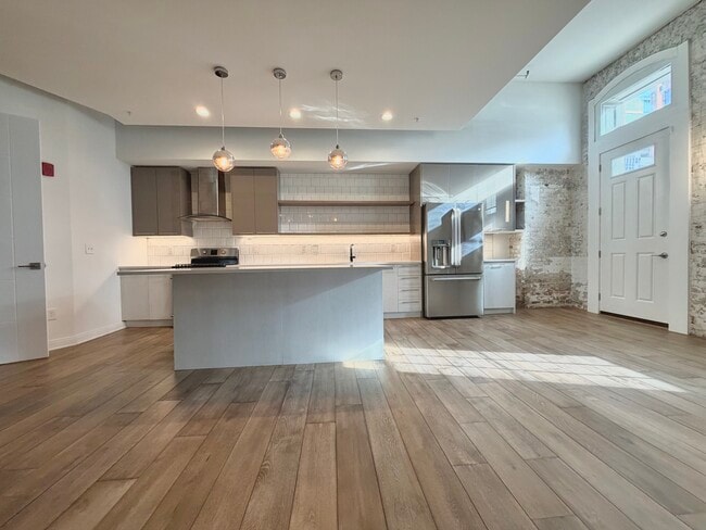 Photo - 813 Broadway St Unit 101