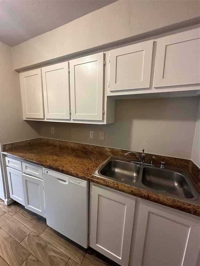 Photo - 10004 Westview Dr Unit True